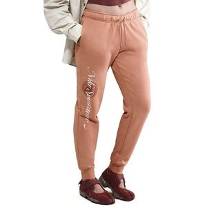 NWT Nike Sportswear Club Fleece Graphic Joggers